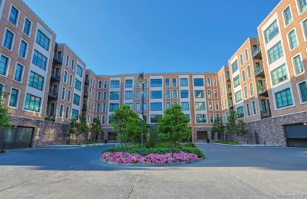 100 Garvies Point Road #1024 Glen Cove, NY 11542