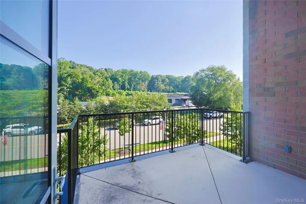 100 Garvies Point Road #1024 Glen Cove, NY 11542