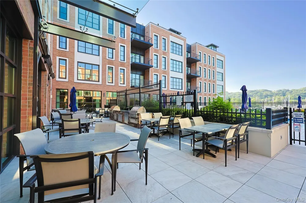 100 Garvies Point Road #1024 Glen Cove, NY 11542