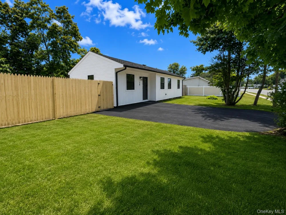24 E Cherry Street Central Islip, NY 11722