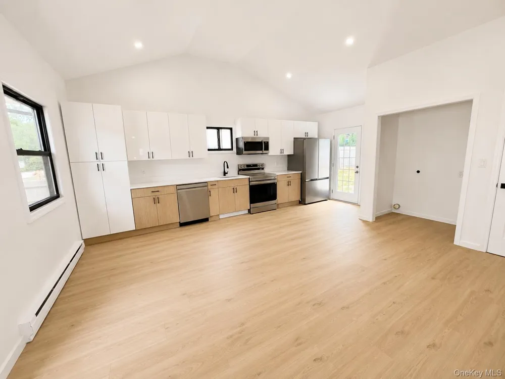 24 E Cherry Street Central Islip, NY 11722