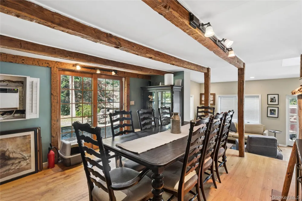 386 Bread And Cheese Hollow Road Northport, NY 11768