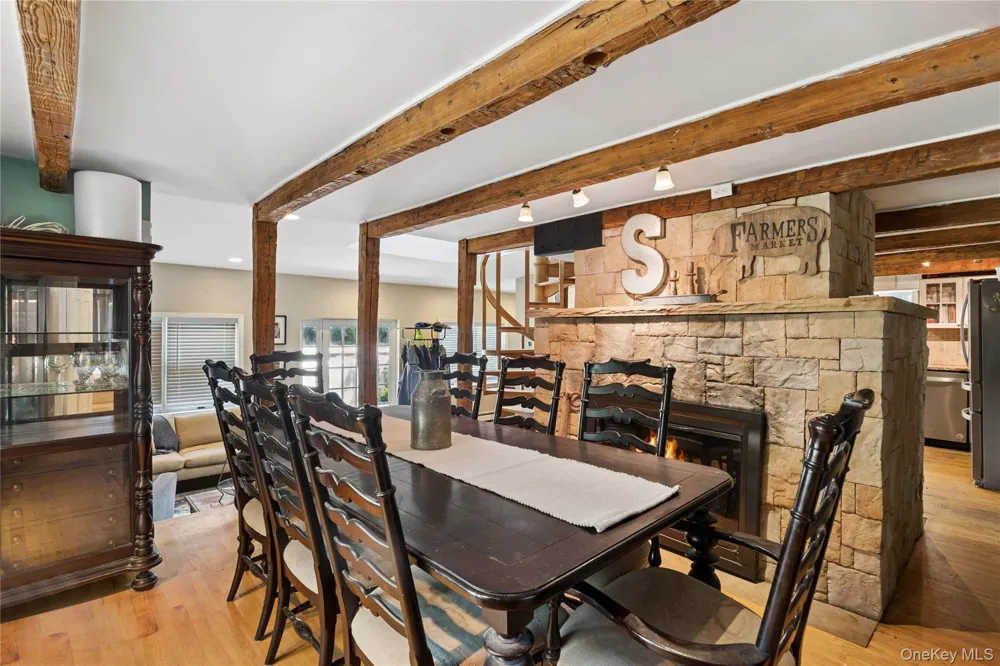 386 Bread And Cheese Hollow Road Northport, NY 11768