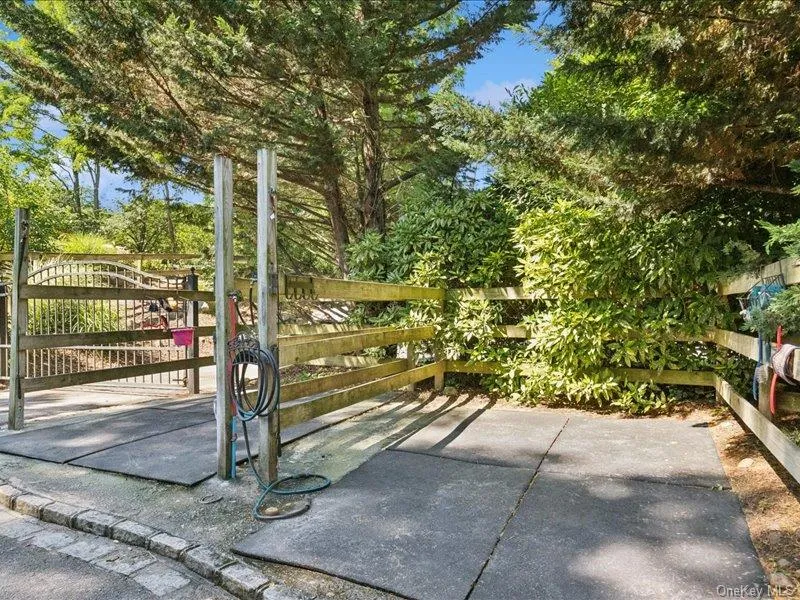 386 Bread And Cheese Hollow Road Northport, NY 11768