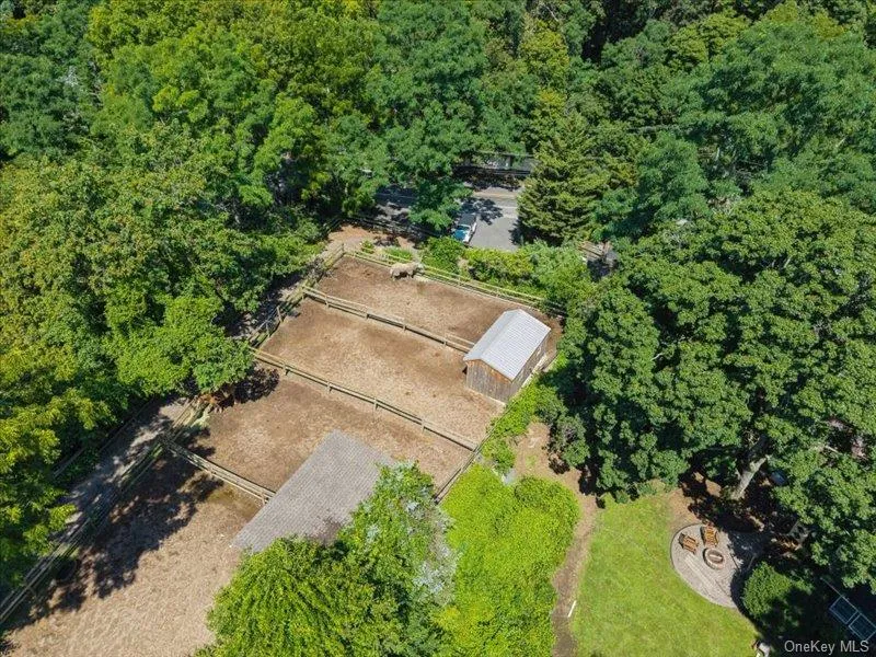 386 Bread And Cheese Hollow Road Northport, NY 11768