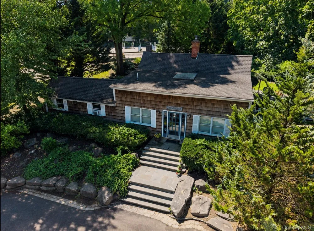 386 Bread And Cheese Hollow Road Northport, NY 11768