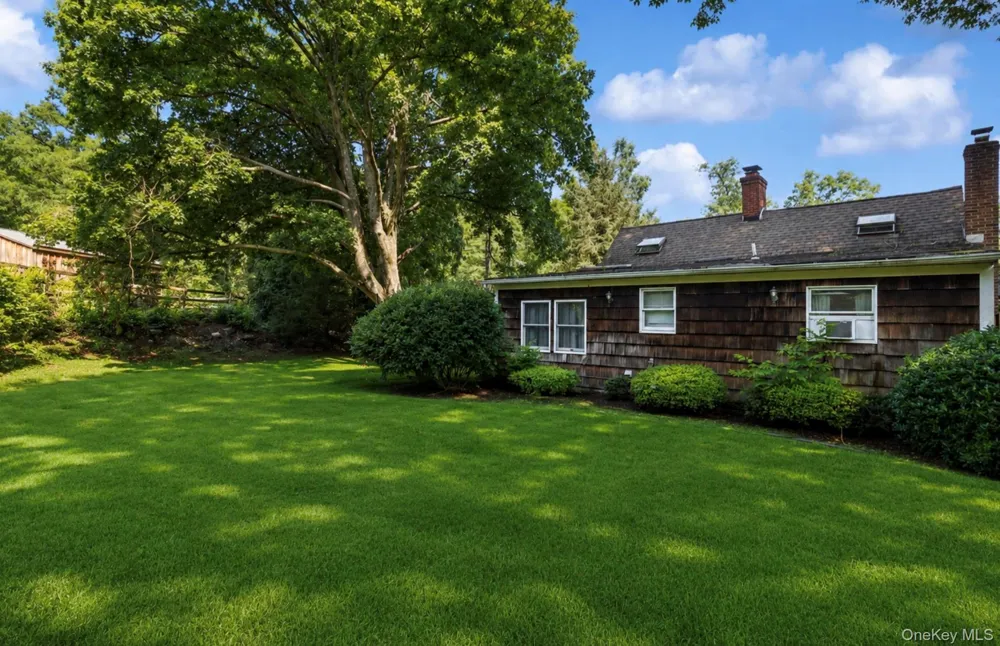 386 Bread And Cheese Hollow Road Northport, NY 11768