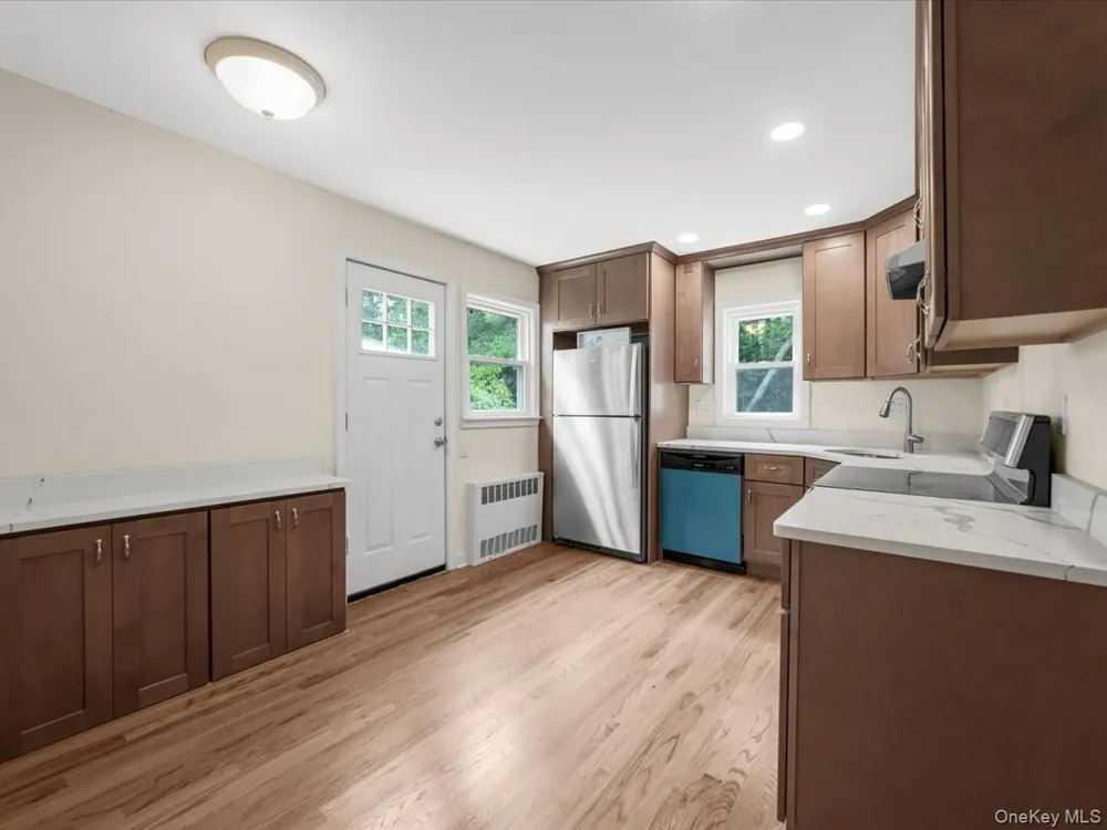 198 Canterbury Lynbrook, NY 11563