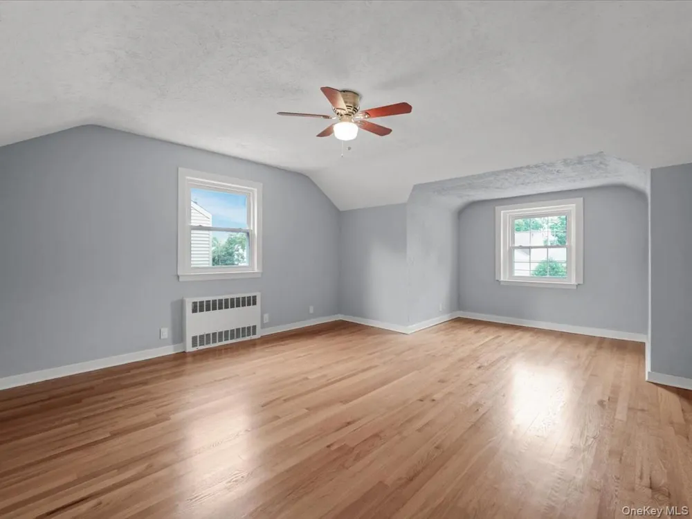 198 Canterbury Lynbrook, NY 11563