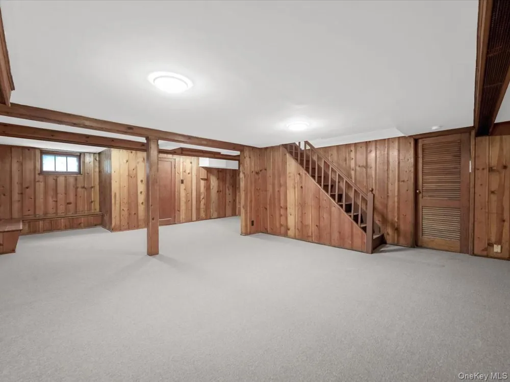 198 Canterbury Lynbrook, NY 11563