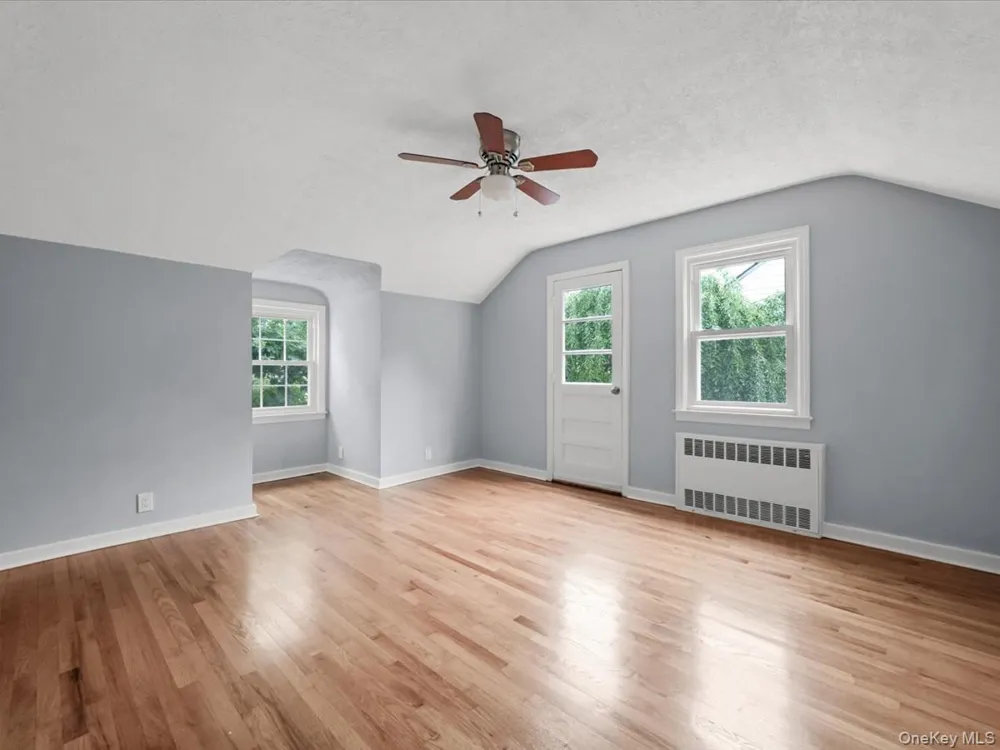 198 Canterbury Lynbrook, NY 11563
