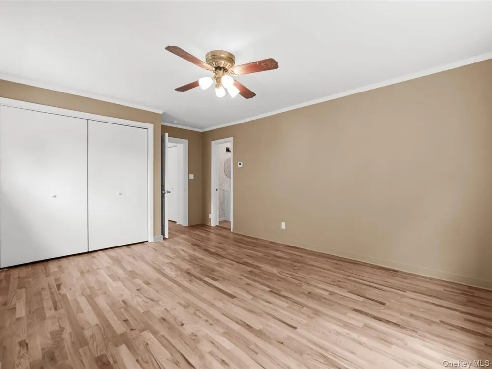 198 Canterbury Lynbrook, NY 11563