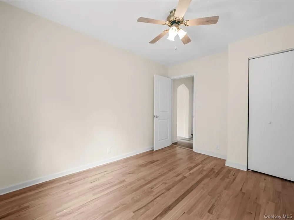 198 Canterbury Lynbrook, NY 11563