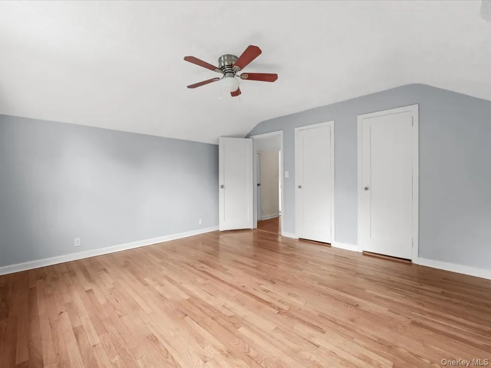 198 Canterbury Lynbrook, NY 11563