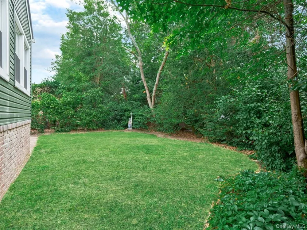 198 Canterbury Lynbrook, NY 11563