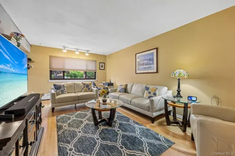 3 W Lawrence Park Drive #3