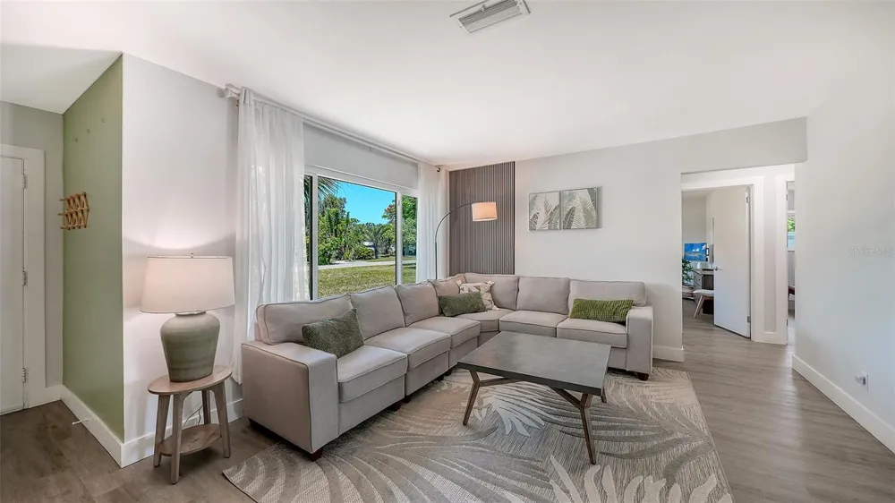 1302 MANGO AVENUE Venice, FL 34285