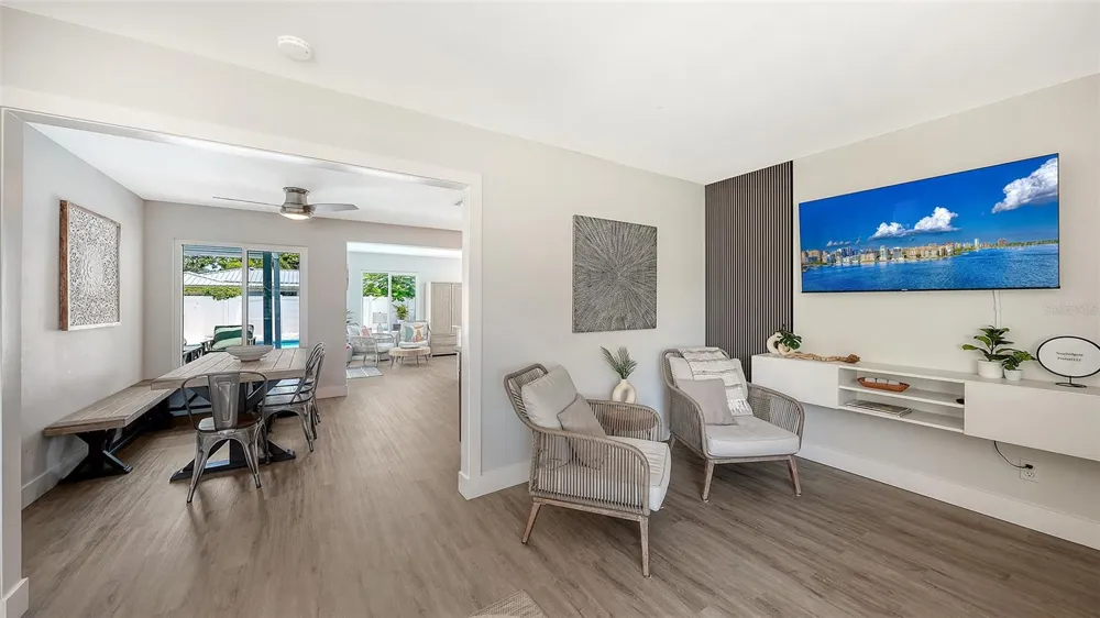 1302 MANGO AVENUE Venice, FL 34285