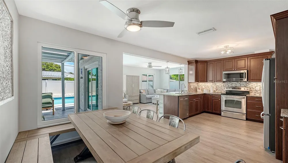 1302 MANGO AVENUE Venice, FL 34285