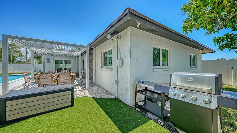 1302 MANGO AVENUE Venice, FL 34285