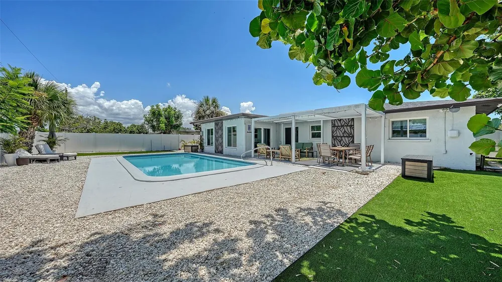 1302 MANGO AVENUE Venice, FL 34285