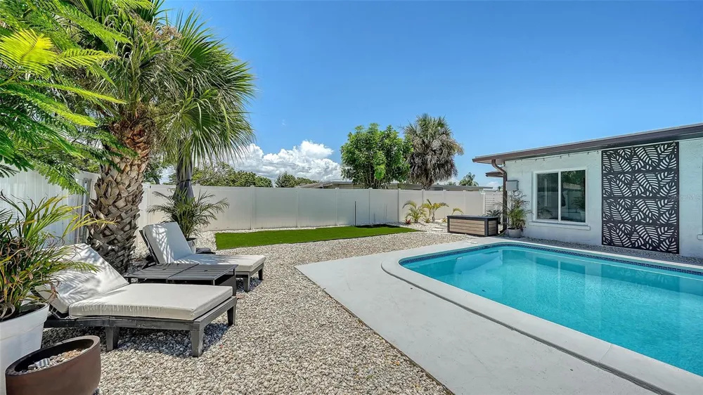 1302 MANGO AVENUE Venice, FL 34285