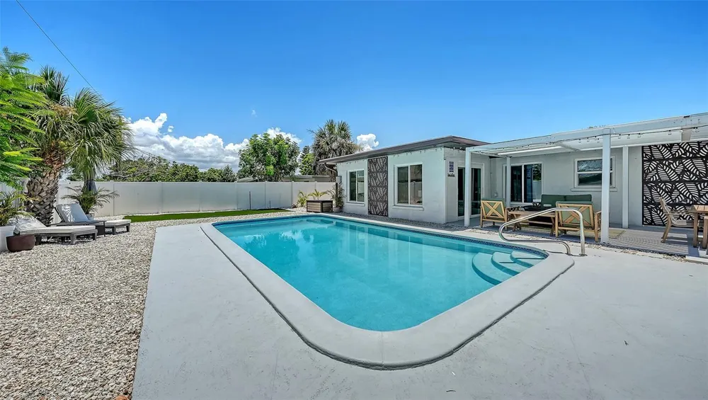 1302 MANGO AVENUE Venice, FL 34285