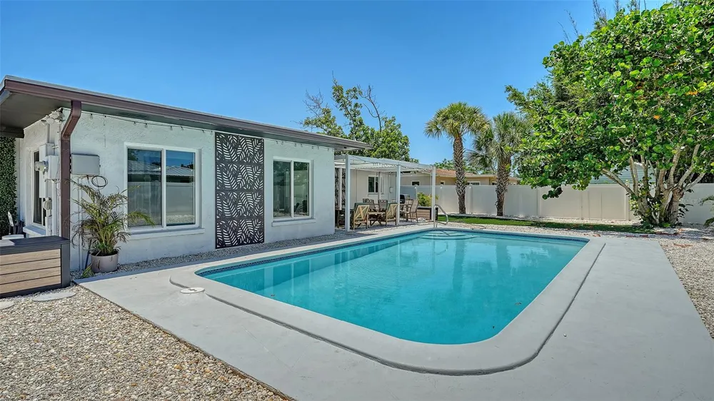 1302 MANGO AVENUE Venice, FL 34285