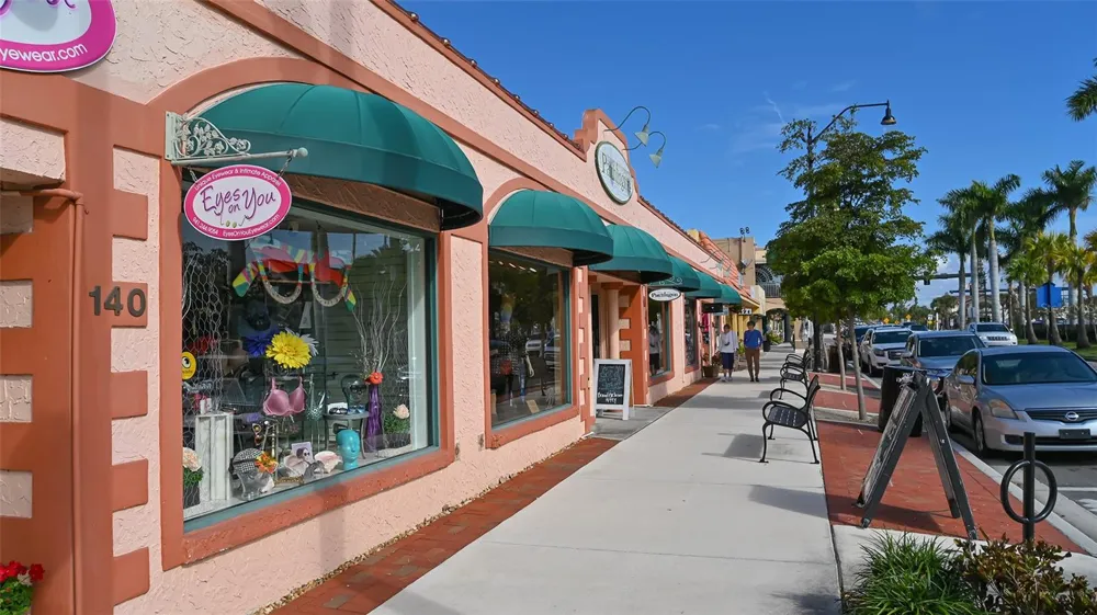 1302 MANGO AVENUE Venice, FL 34285