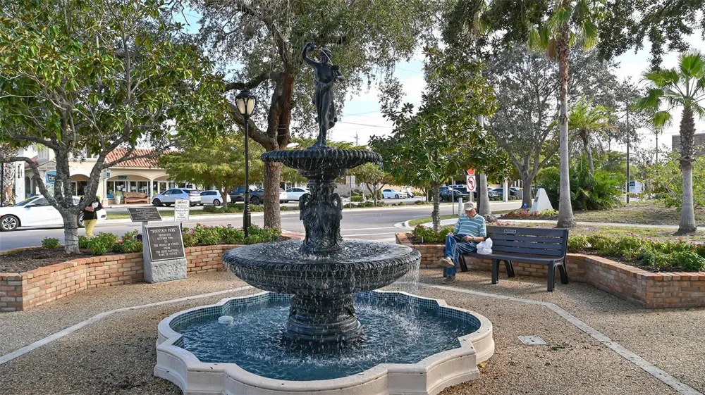 1302 MANGO AVENUE Venice, FL 34285