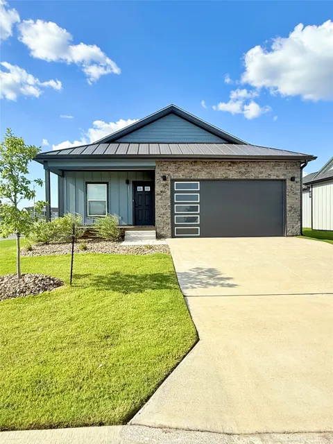 2031 Applewood Drive