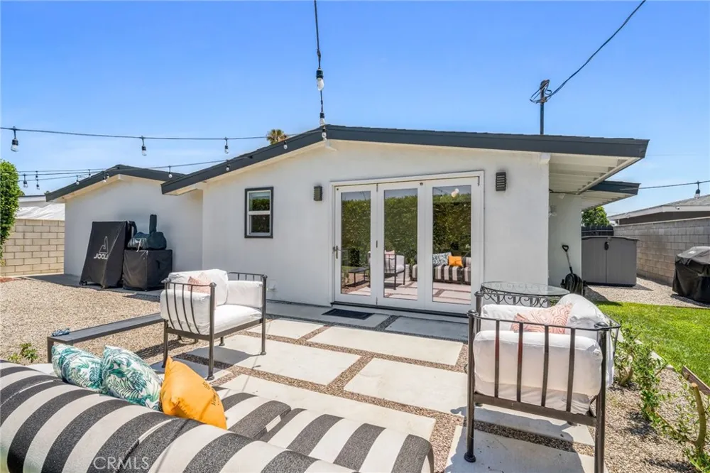 2135 Parsons Street Costa Mesa, CA 92627