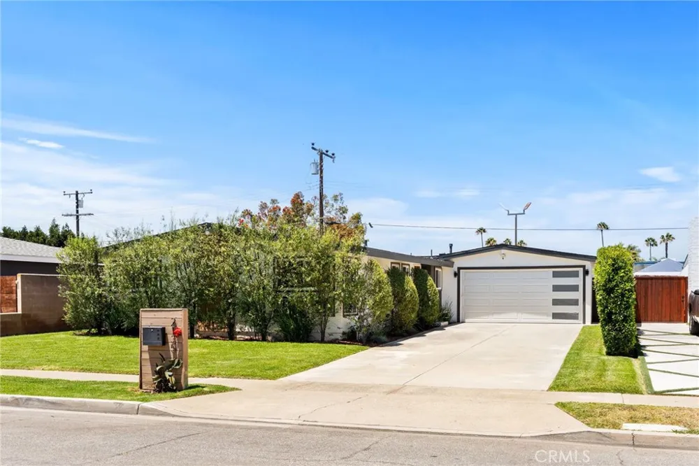 2135 Parsons Street Costa Mesa, CA 92627