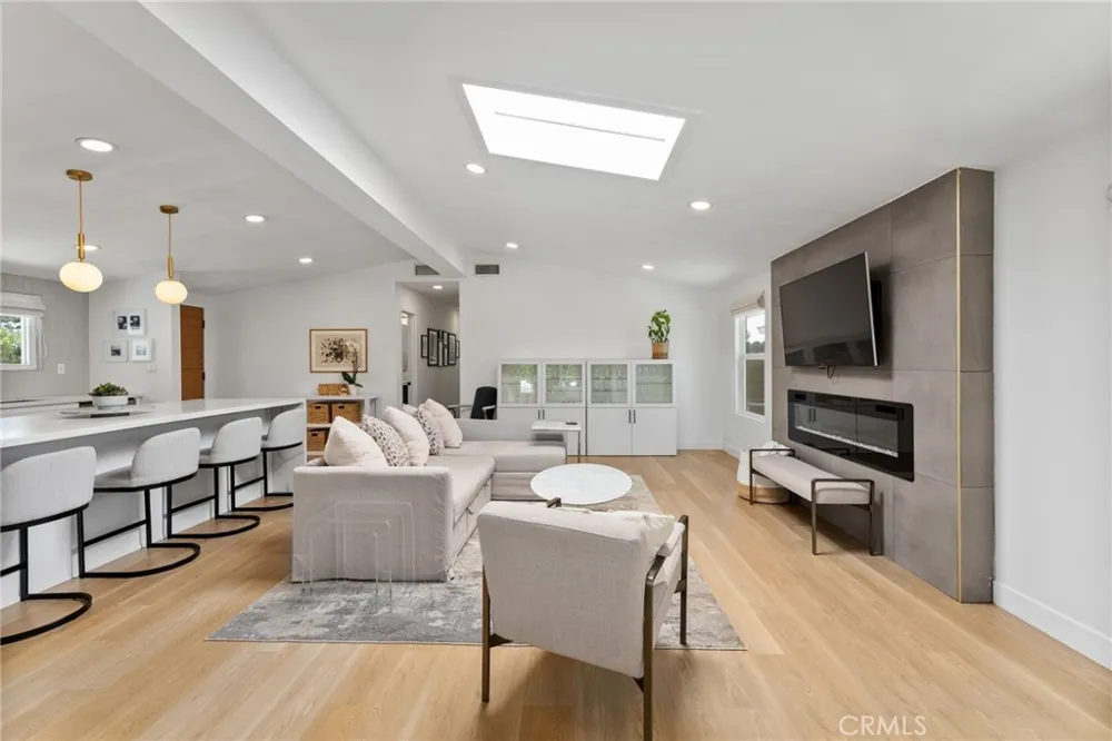 2135 Parsons Street Costa Mesa, CA 92627