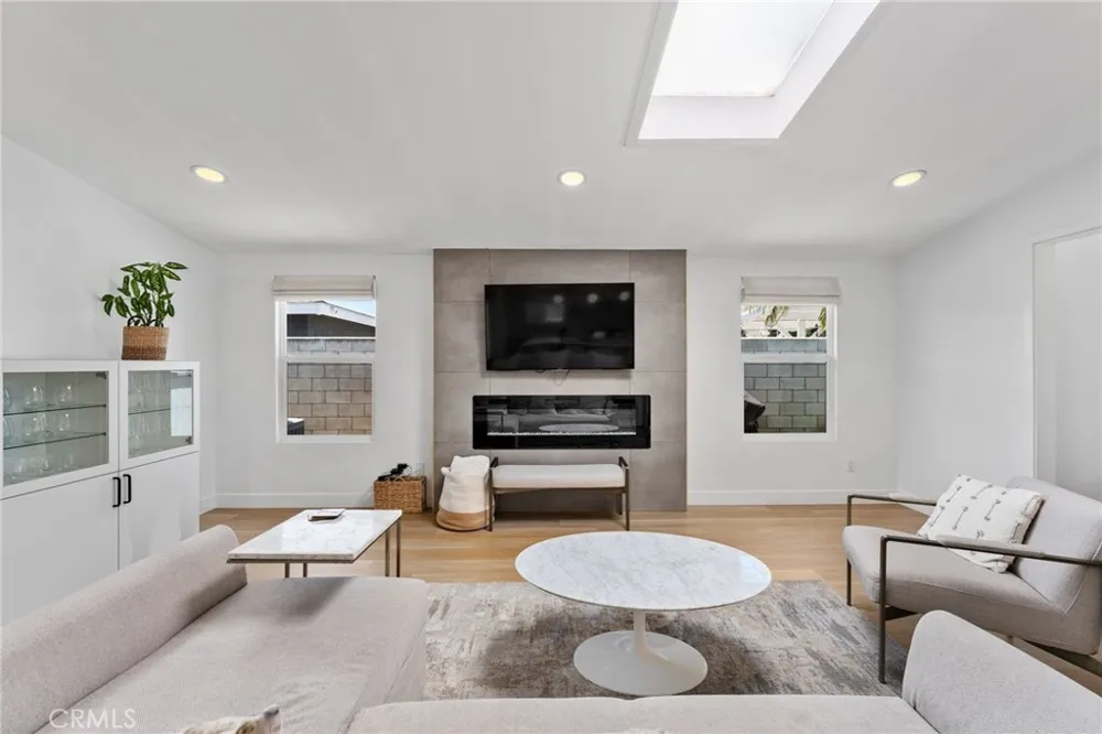 2135 Parsons Street Costa Mesa, CA 92627