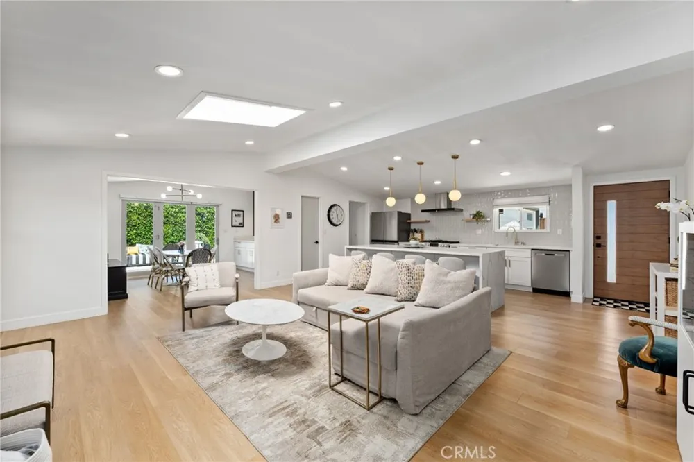 2135 Parsons Street Costa Mesa, CA 92627