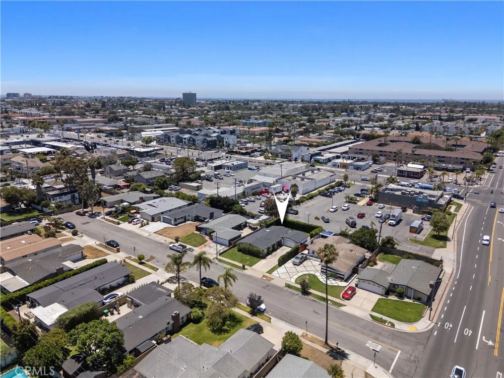 2135 Parsons Street Costa Mesa, CA 92627
