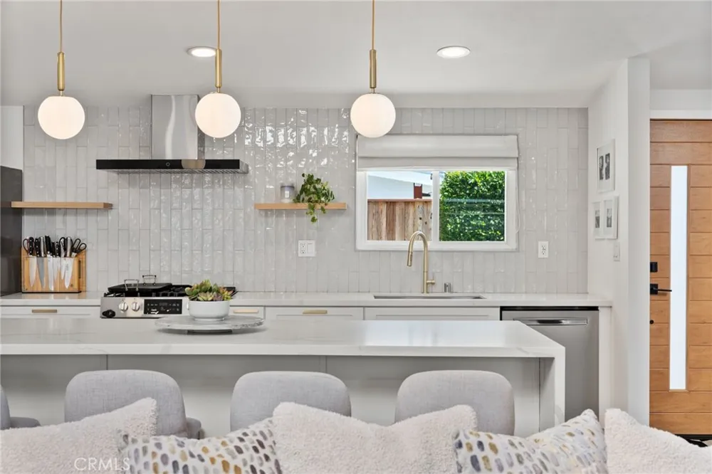 2135 Parsons Street Costa Mesa, CA 92627