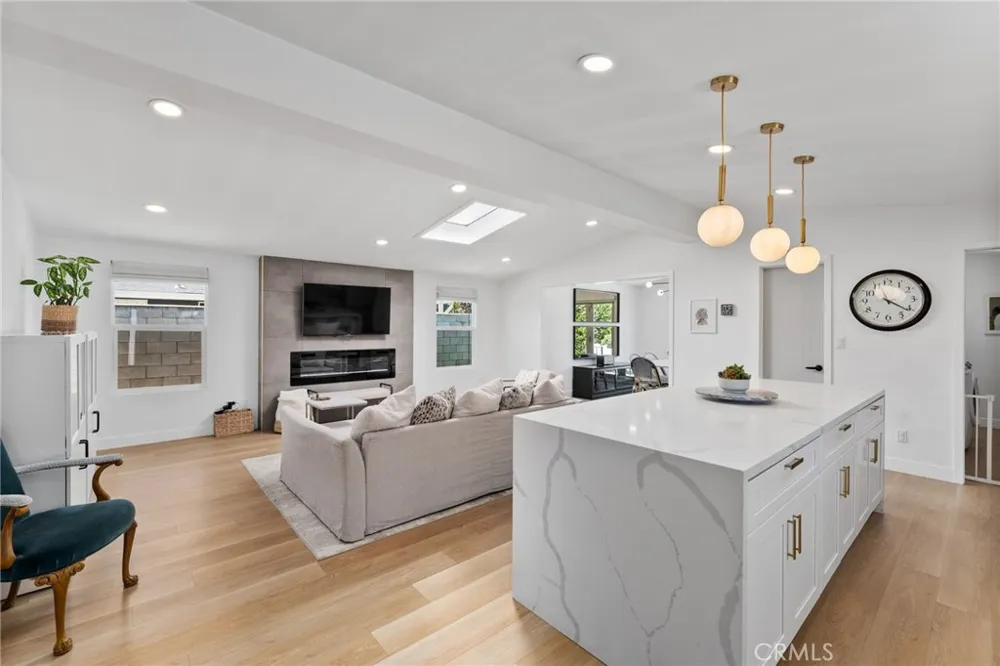 2135 Parsons Street Costa Mesa, CA 92627