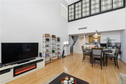 1119 Albany