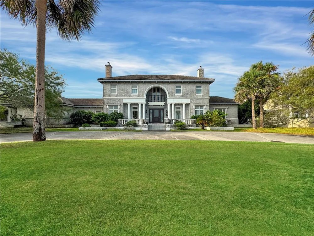 5001 Ocean Drive Corpus Christi, TX 78412