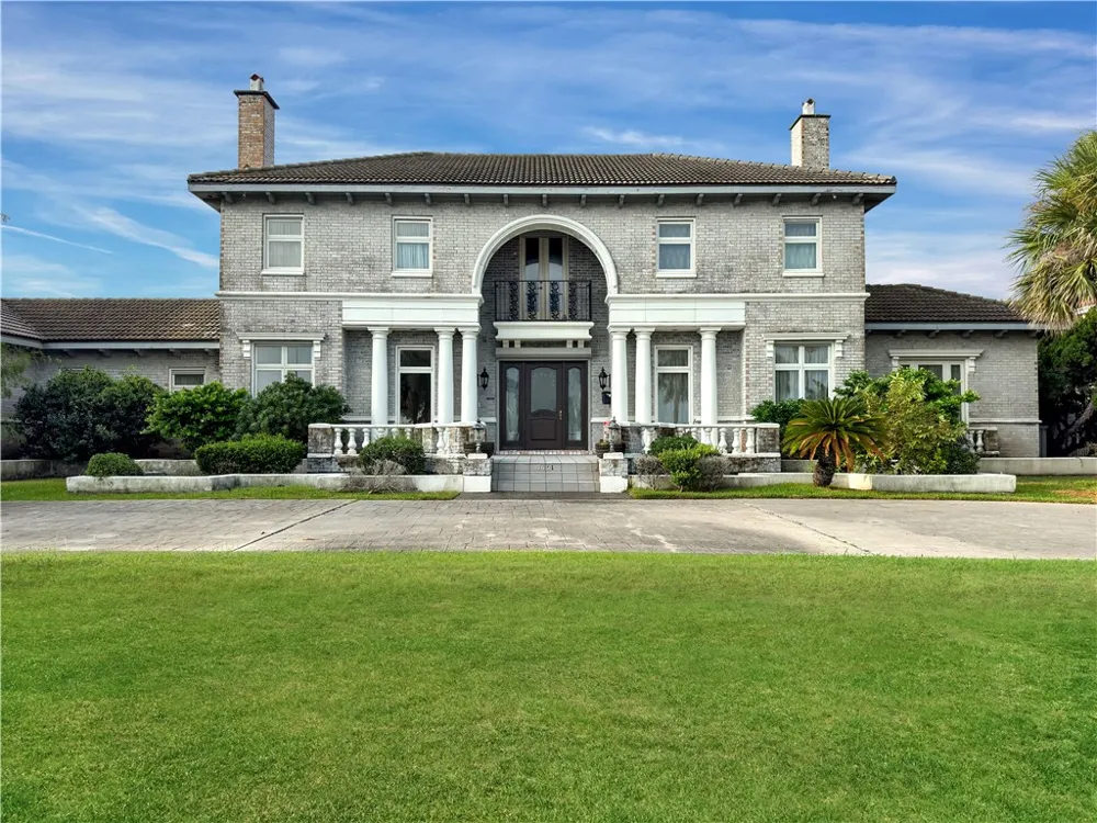 5001 Ocean Drive Corpus Christi, TX 78412