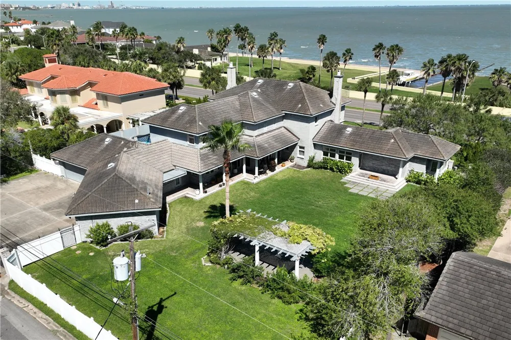 5001 Ocean Drive Corpus Christi, TX 78412