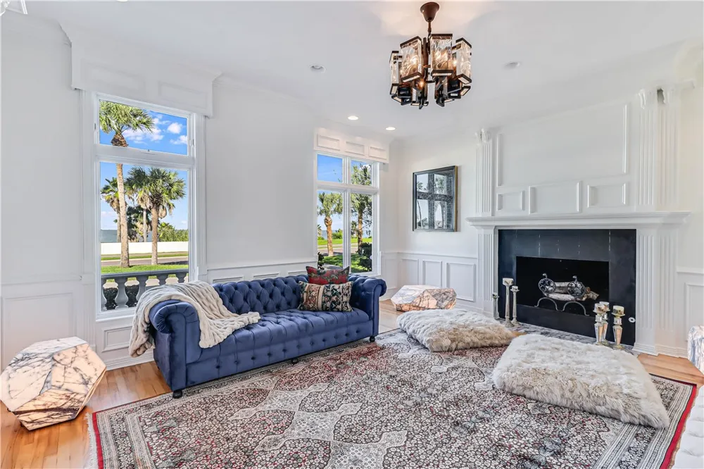 5001 Ocean Drive Corpus Christi, TX 78412