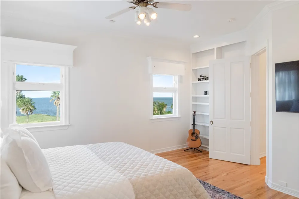 5001 Ocean Drive Corpus Christi, TX 78412