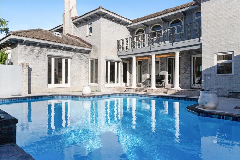 5001 Ocean Drive Corpus Christi, TX 78412