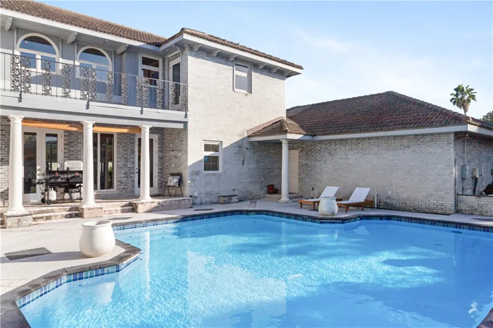 5001 Ocean Drive Corpus Christi, TX 78412