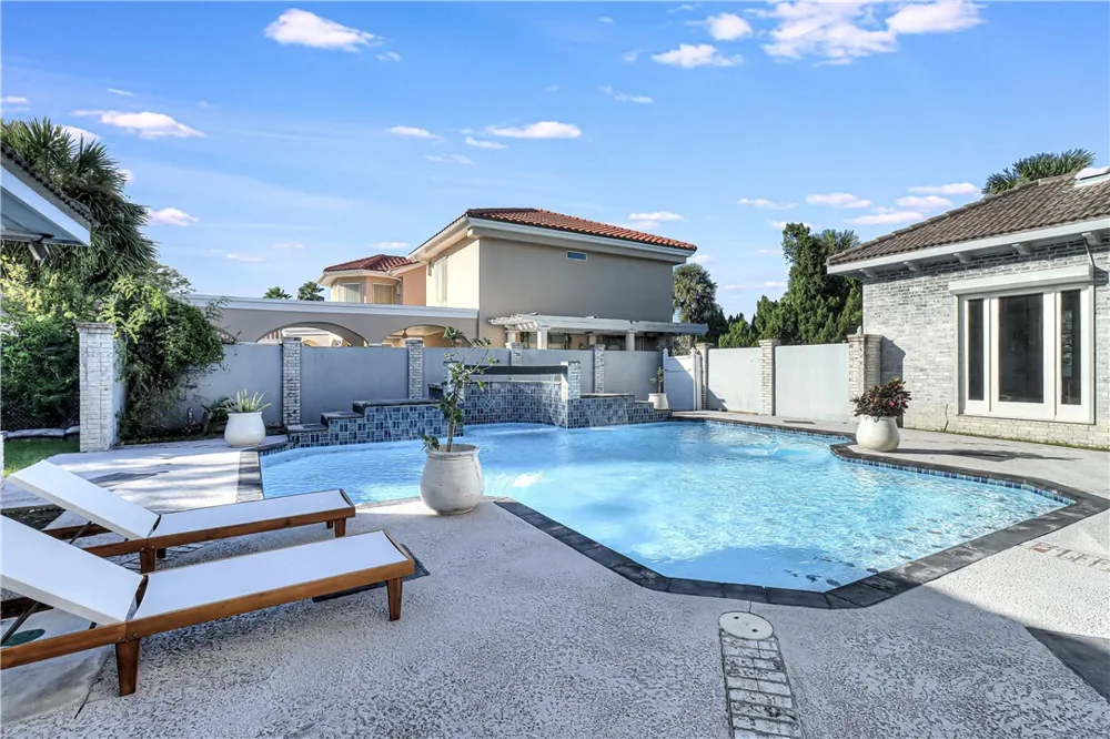 5001 Ocean Drive Corpus Christi, TX 78412