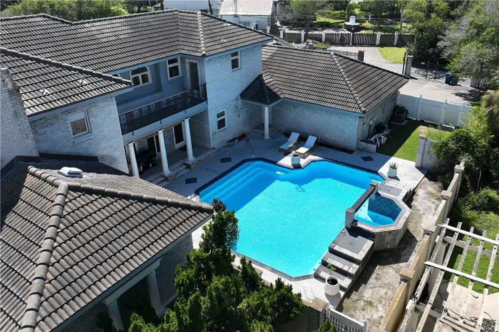 5001 Ocean Drive Corpus Christi, TX 78412