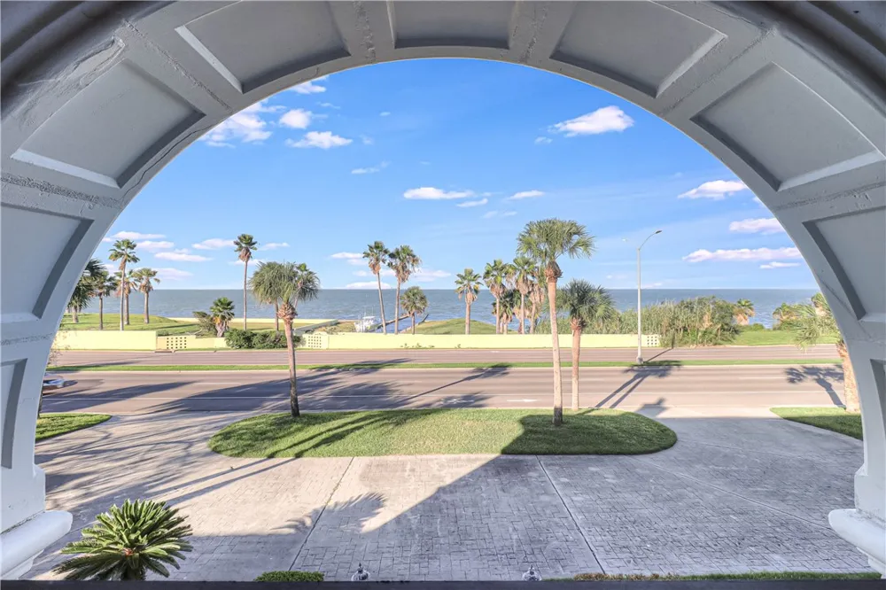 5001 Ocean Drive Corpus Christi, TX 78412